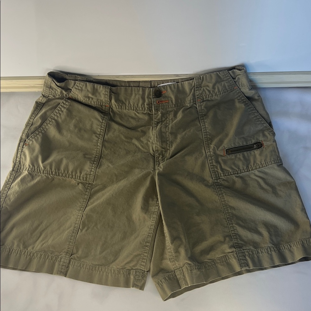 Eddie Bauer Mercer Fit Olive Khaki Shorts Women